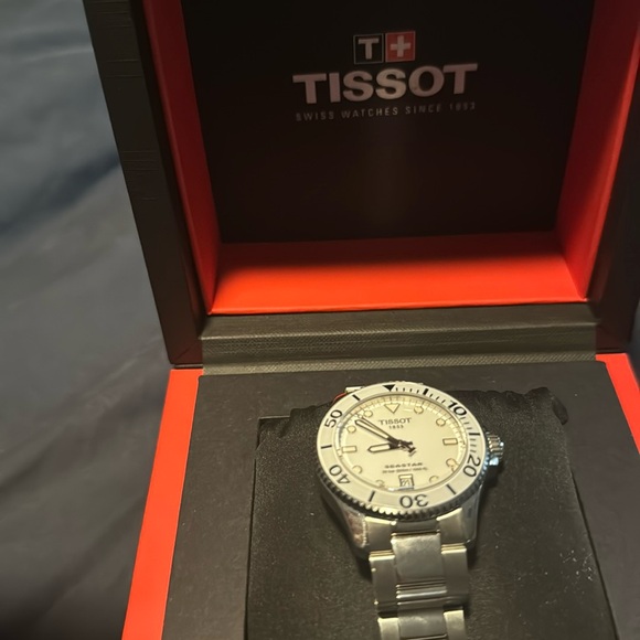 Tissot women’s watch NWT - Picture 3 of 4